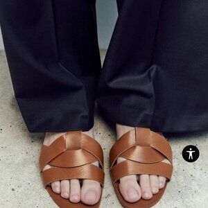 Flat leather sandals